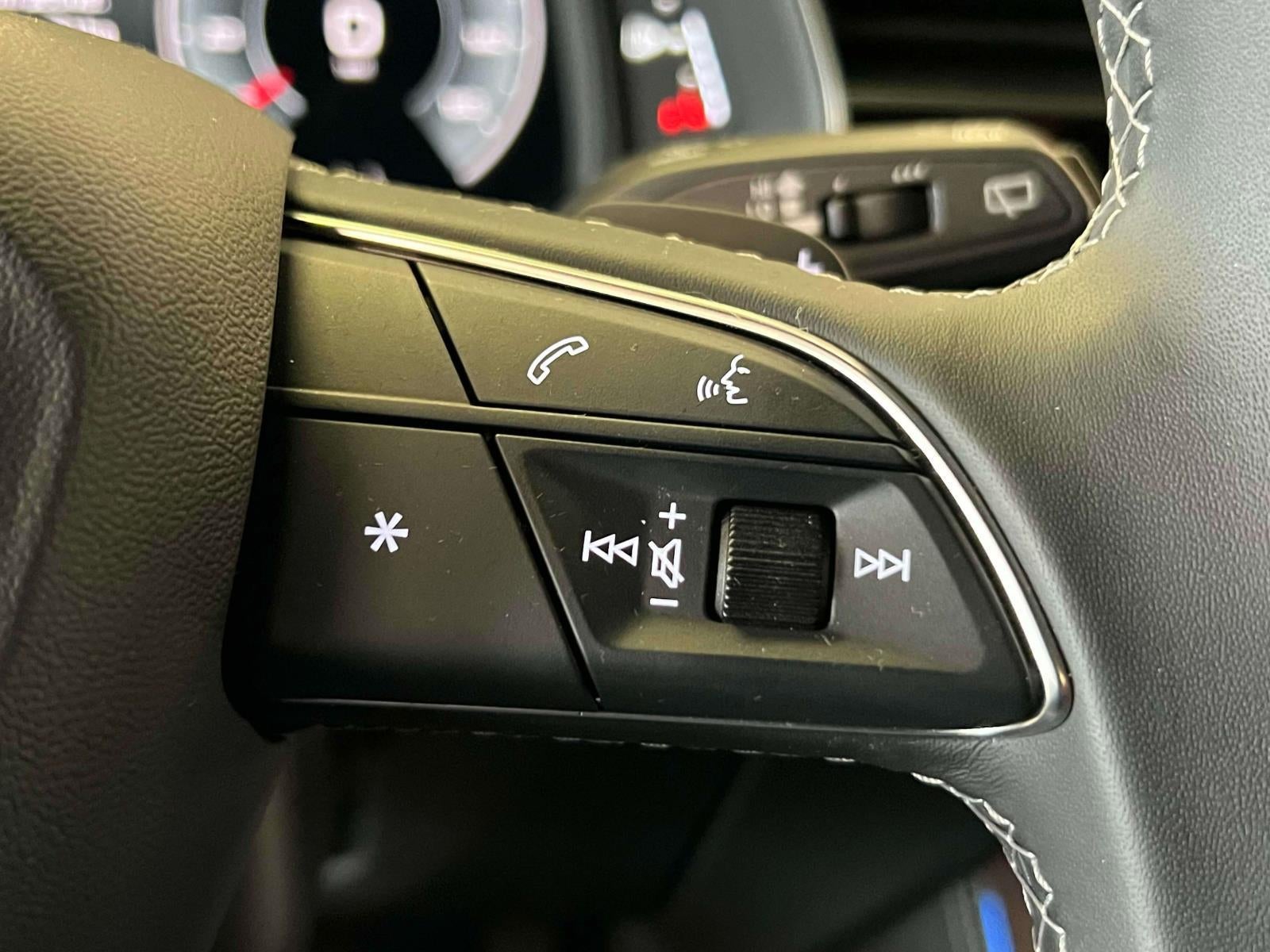 2025 Audi Q8 Premium Plus 55 TFSI quattro