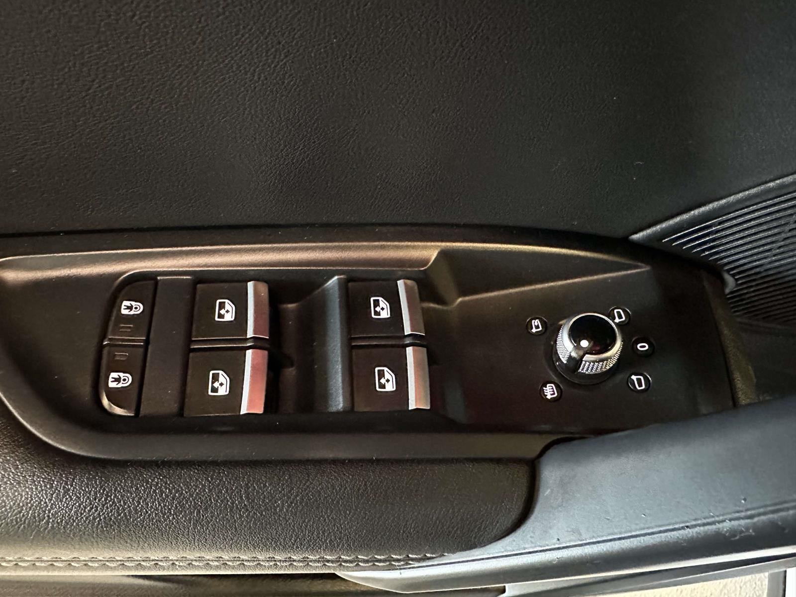 2022 Audi Q5 Prestige 45 TFSI S line quattro S tronic