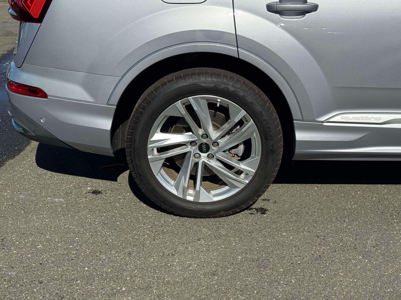 2022 Audi Q7 Premium Plus 55 TFSI quattro Tiptronic