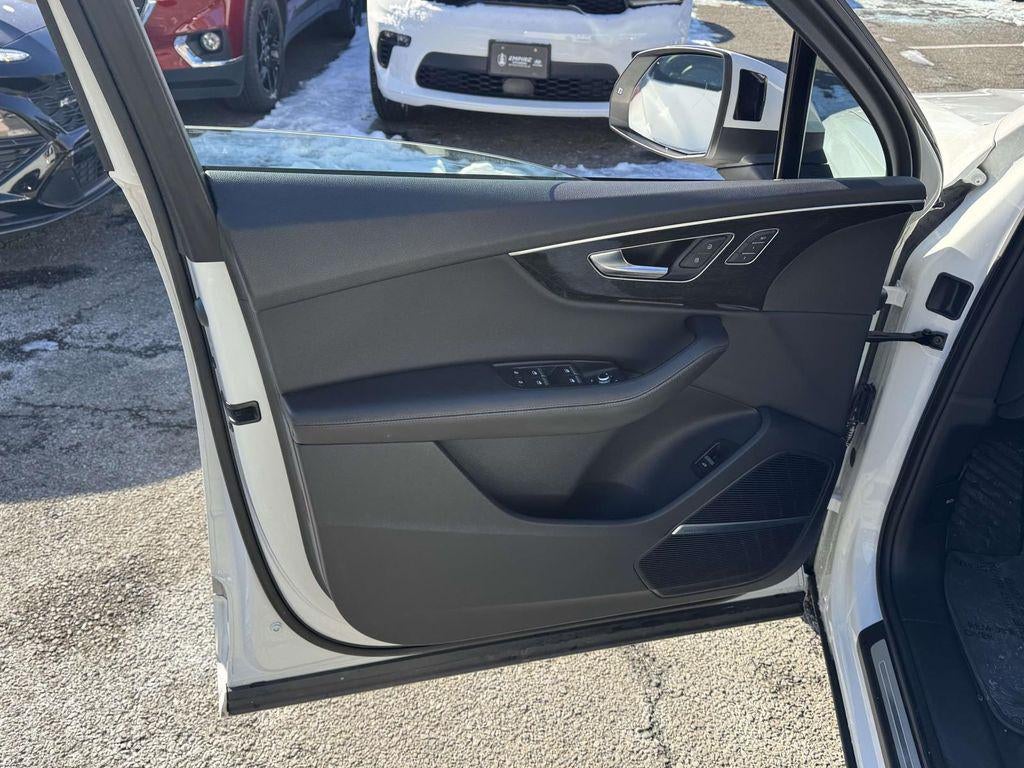 2023 Audi Q7 Premium Plus 55 TFSI quattro Tiptronic