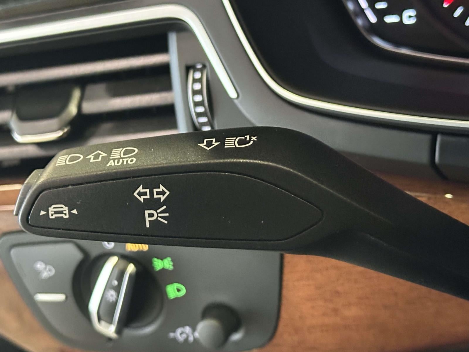 2023 Audi A4 Premium 40 TFSI quattro S tronic