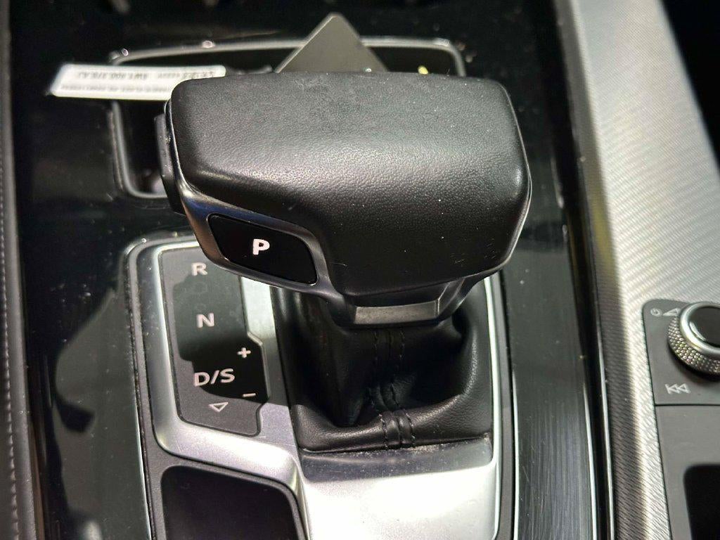 2023 Audi A4 Premium Plus 45 TFSI S line quattro S tronic