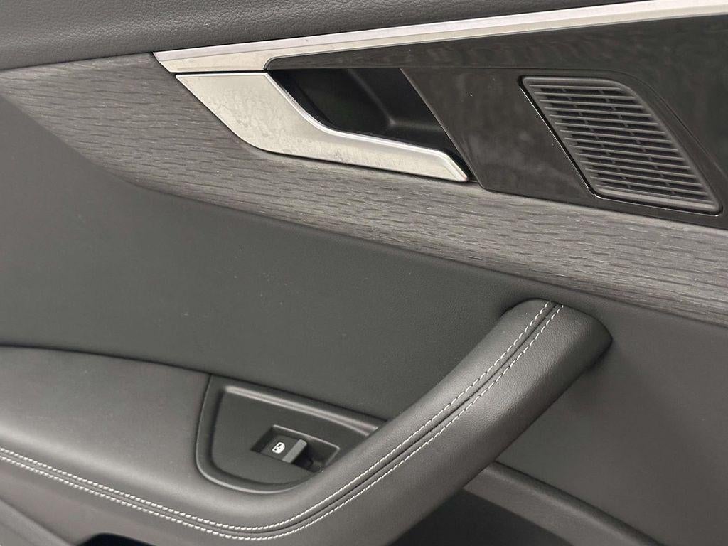 2024 Audi A4 Premium Plus 45 TFSI S line quattro S tronic