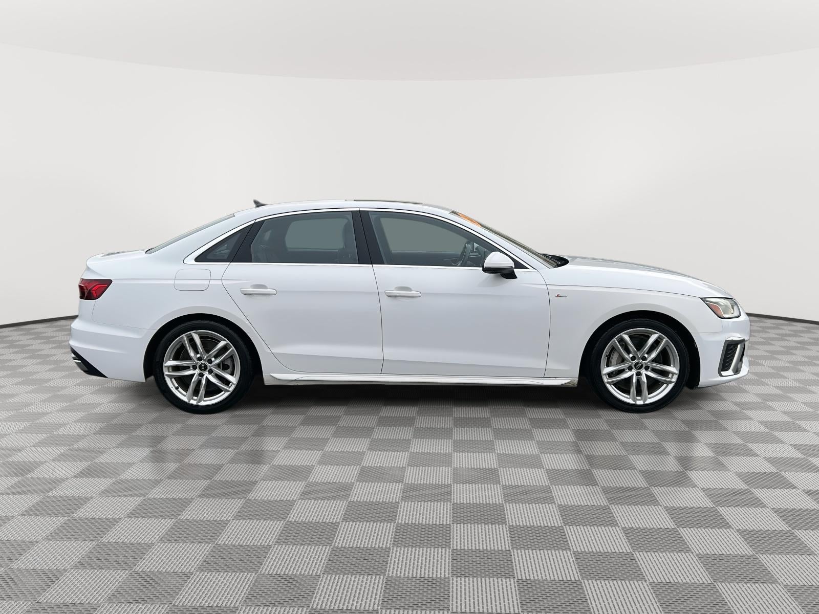 2023 Audi A4 Premium Plus 45 TFSI S line quattro S tronic