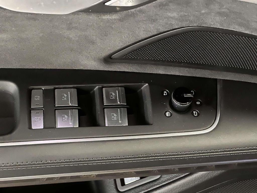 2025 Audi A8 L 55 (Tiptronic)