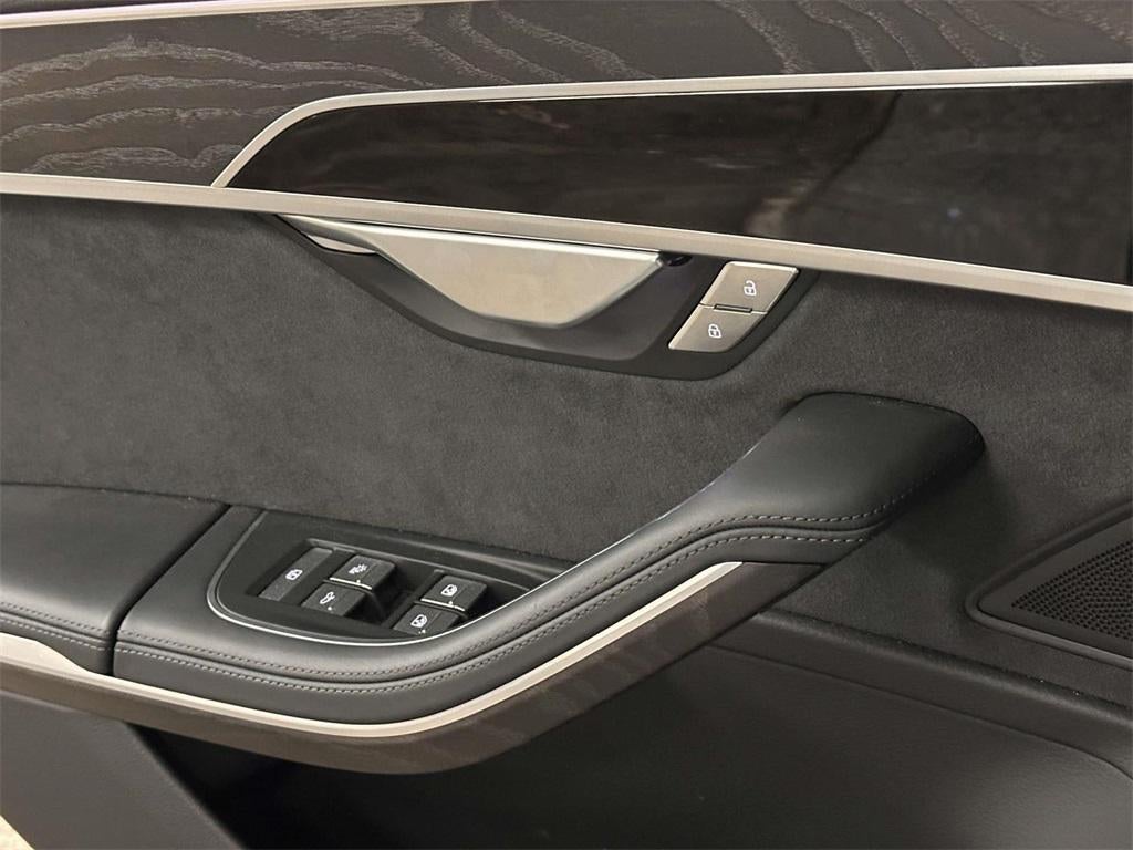 2022 Audi A8 L 55 TFSI quattro Tiptronic