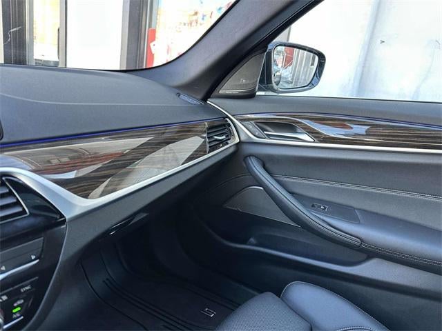 2023 BMW 530 i xDrive