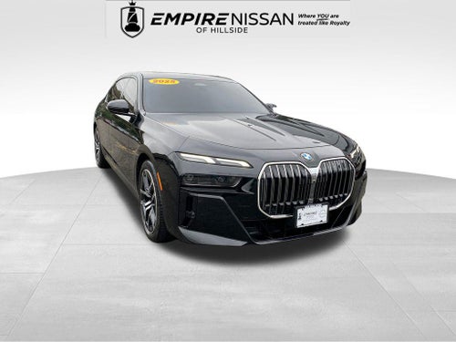 2025 BMW 740i xDrive