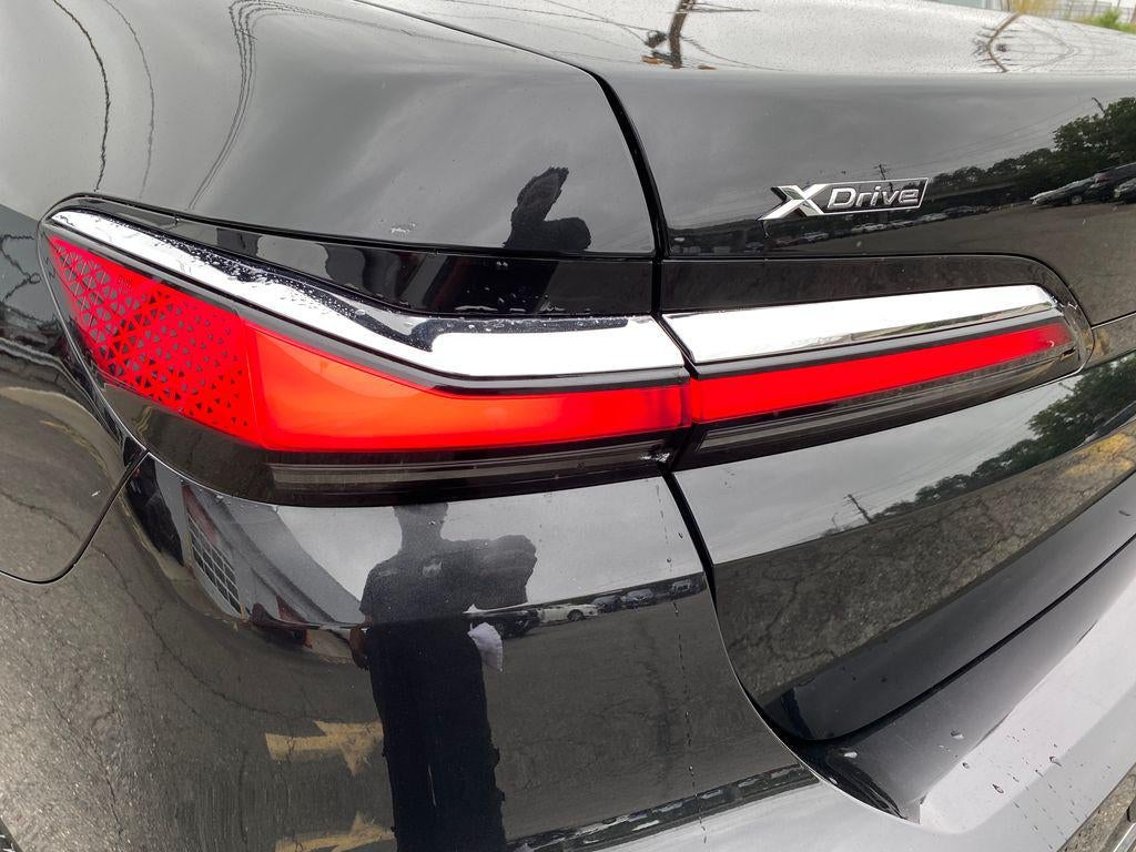 2025 BMW 740i xDrive