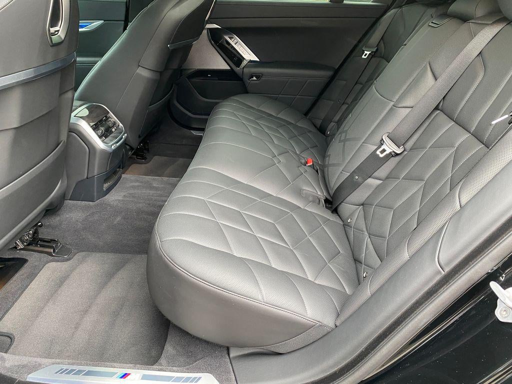 2025 BMW 740i xDrive