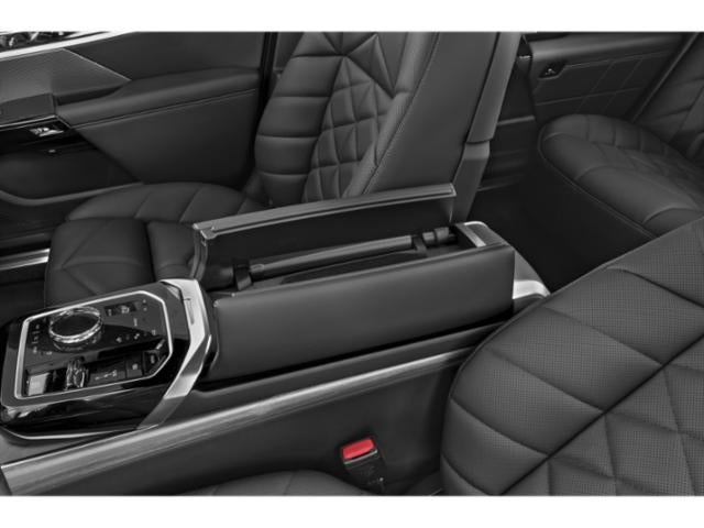 2025 BMW 740i xDrive
