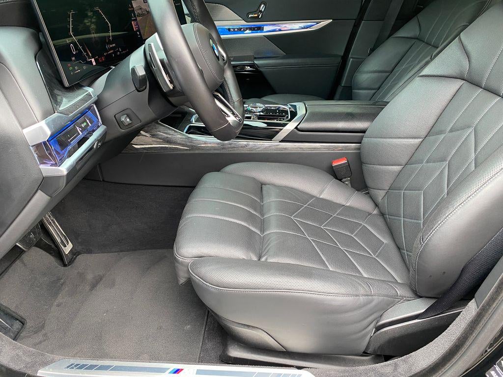 2025 BMW 740i xDrive