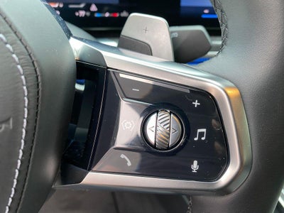 2025 BMW 740i xDrive