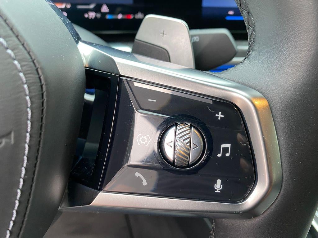2025 BMW 740i xDrive