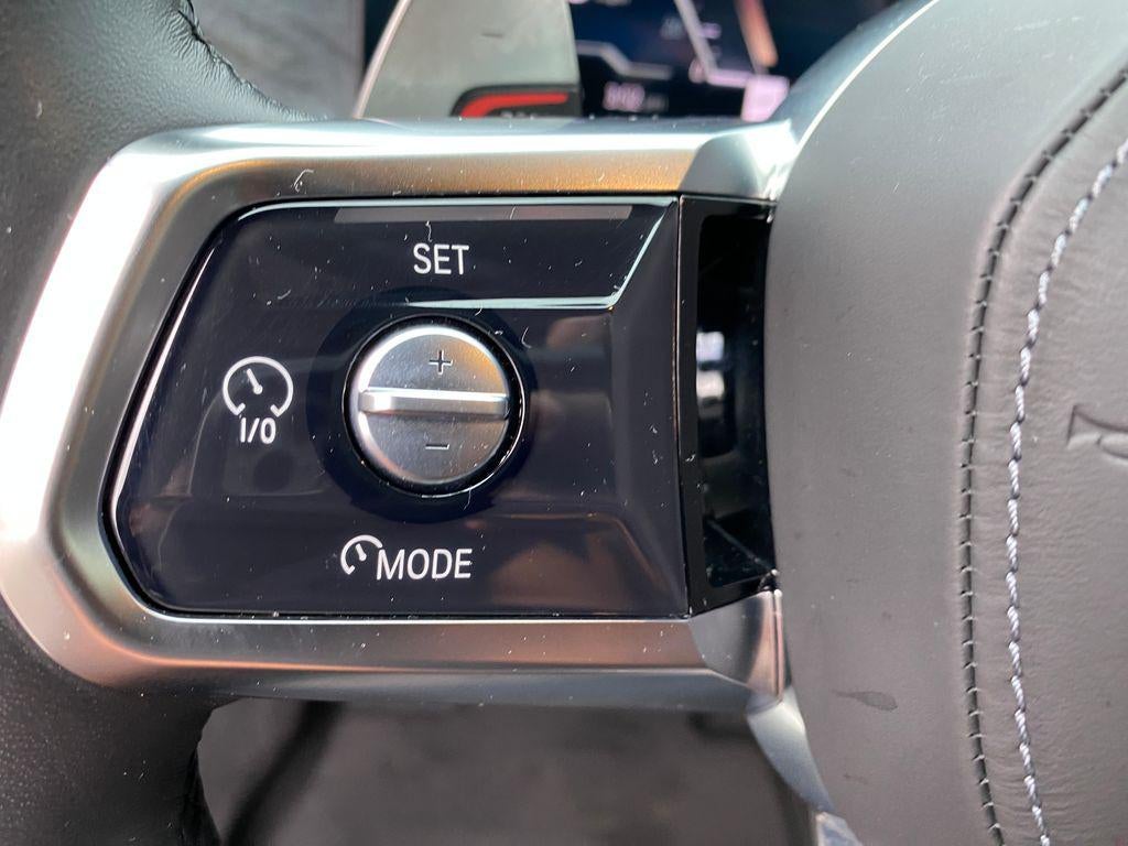 2025 BMW 740i xDrive