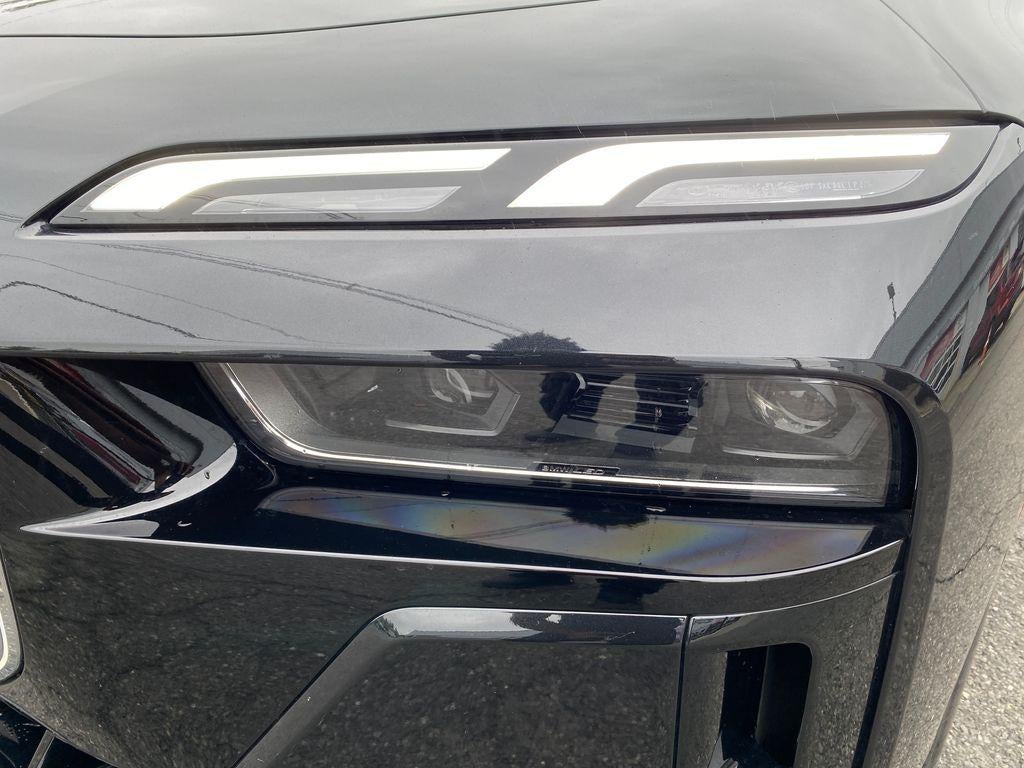 2025 BMW 740i xDrive
