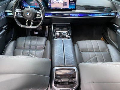 2025 BMW 740i xDrive