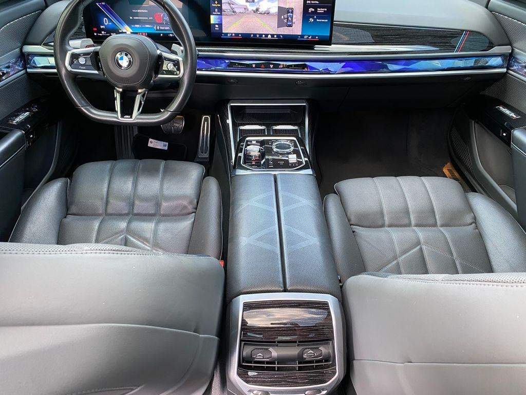 2025 BMW 740i xDrive