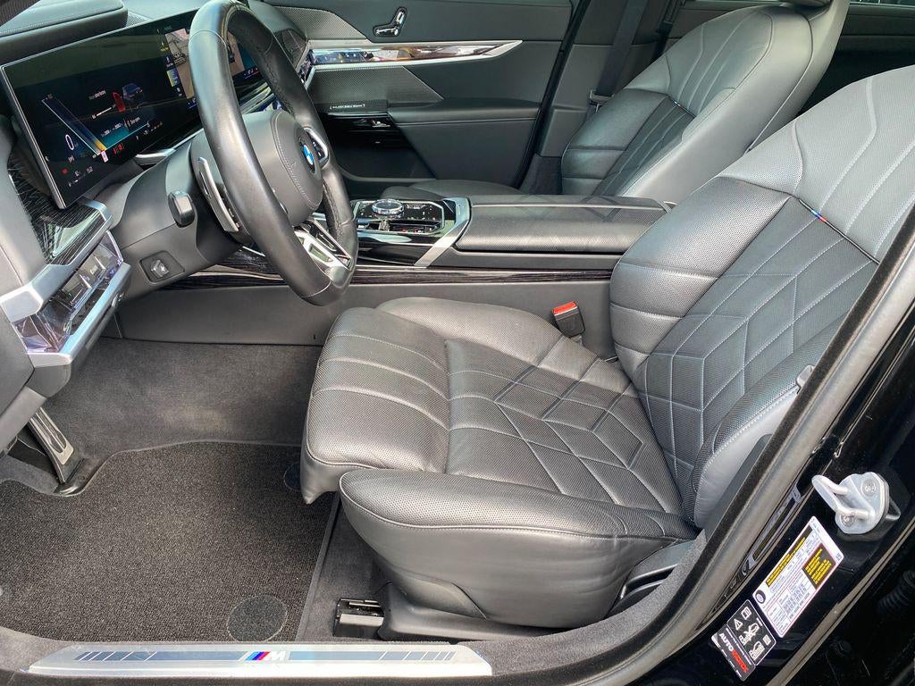 2025 BMW 740i xDrive