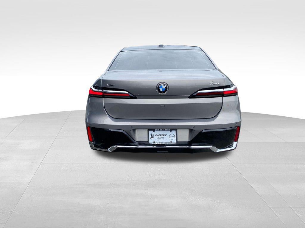 2025 BMW 740i xDrive