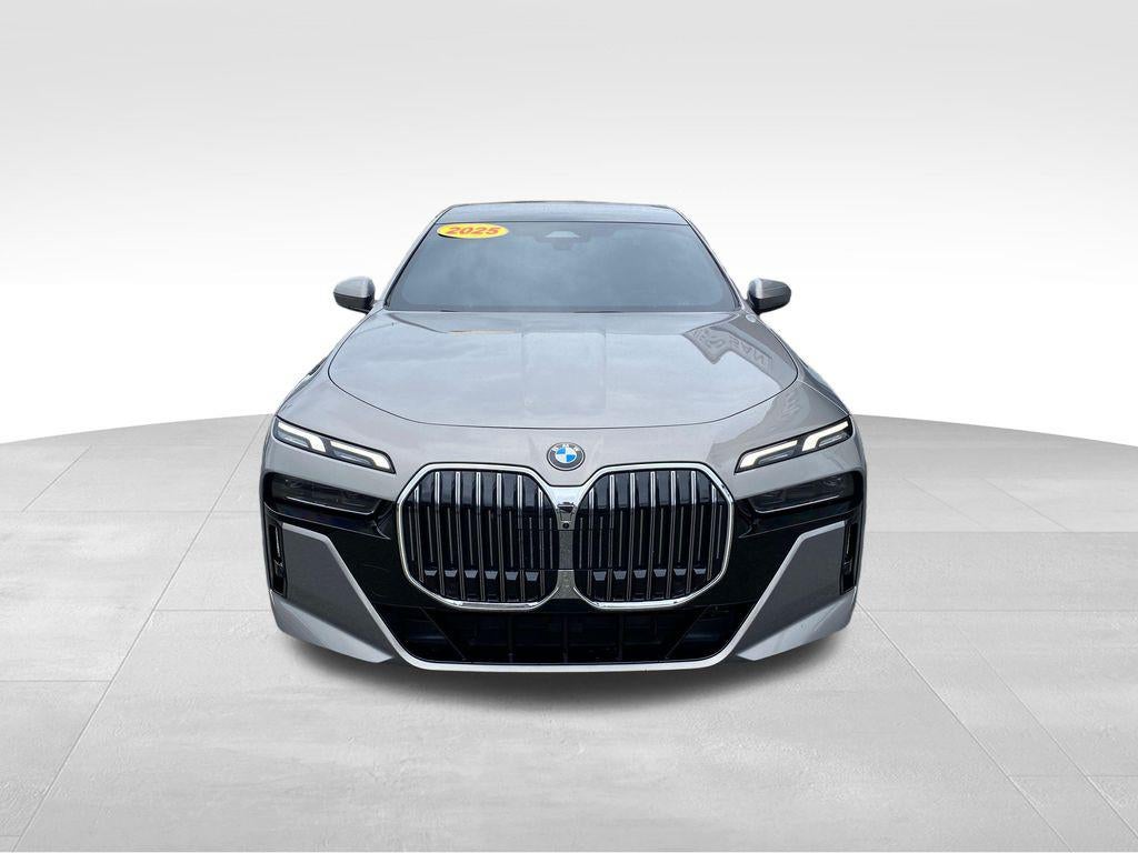 2025 BMW 740i xDrive