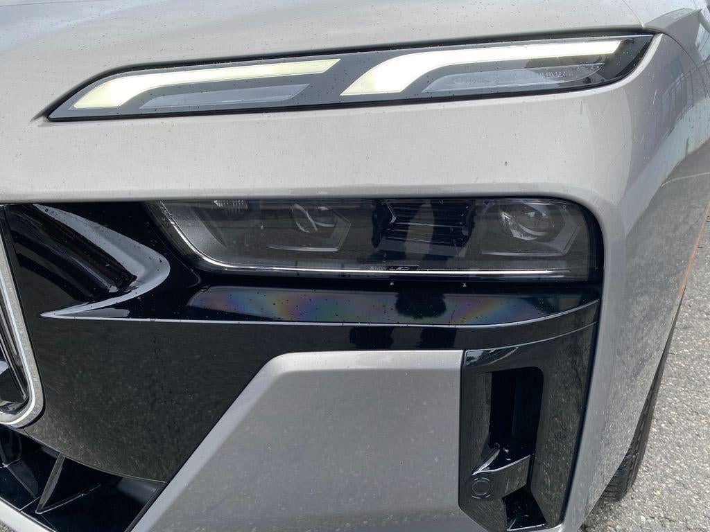 2025 BMW 740i xDrive