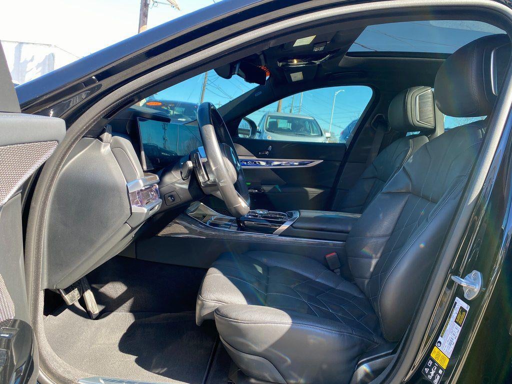 2024 BMW 740i xDrive