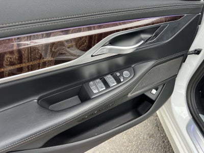 2021 BMW 750i xDrive