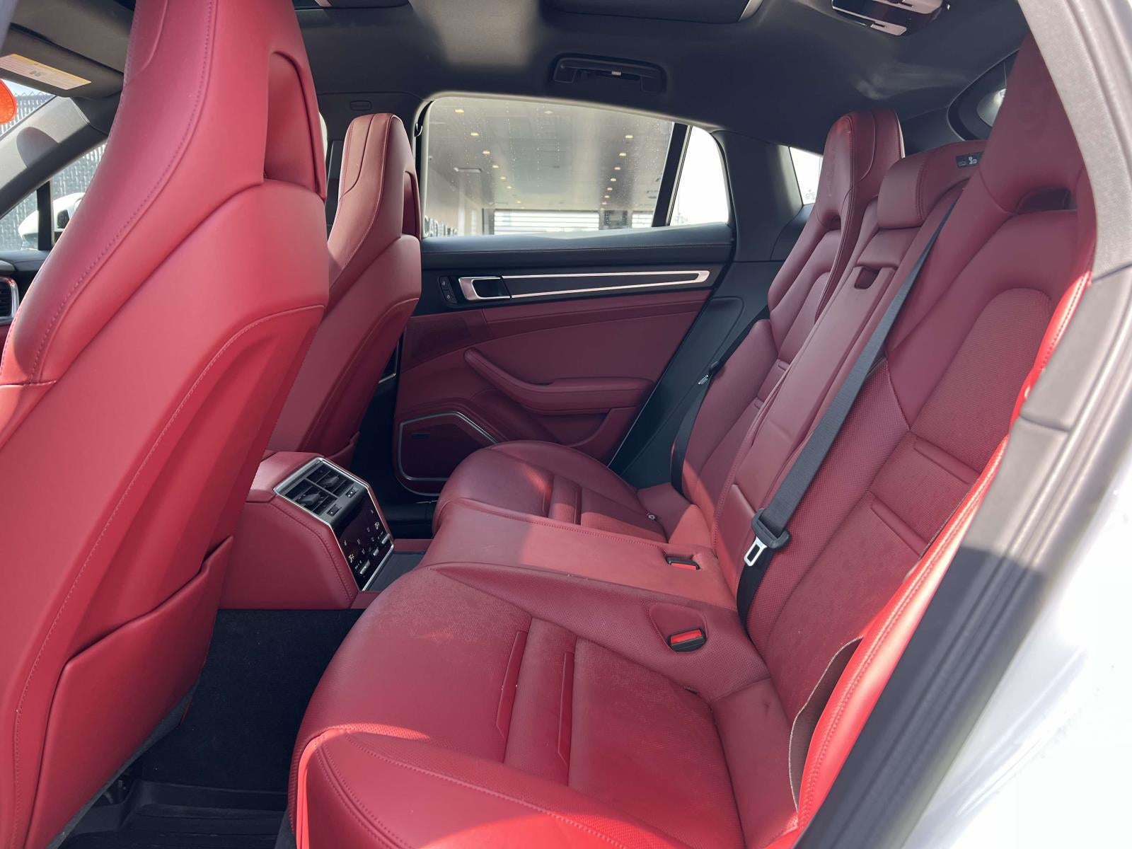 2023 Porsche Panamera 4 Platinum Edition