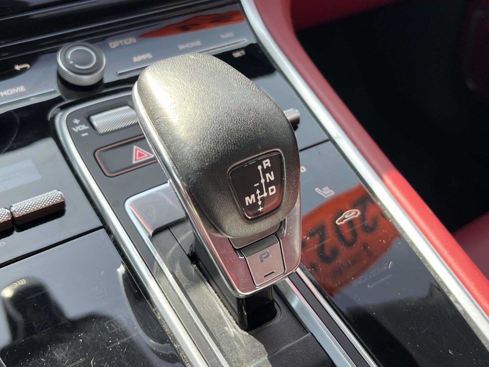 2023 Porsche Panamera 4 Platinum Edition