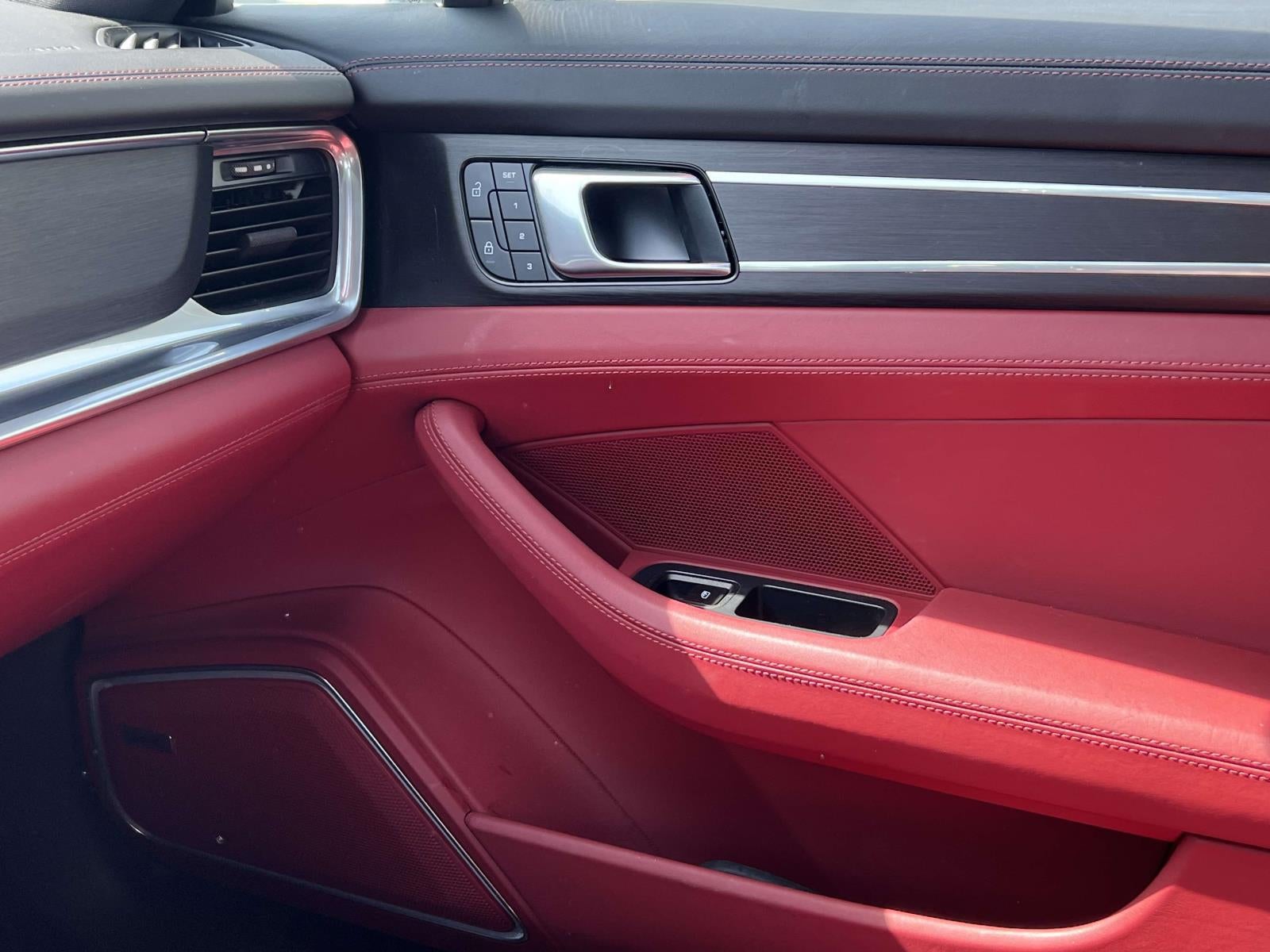 2023 Porsche Panamera 4 Platinum Edition