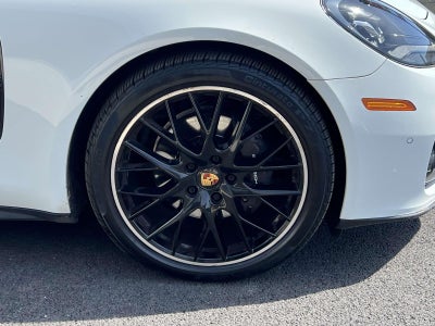 2023 Porsche Panamera 4 Platinum Edition