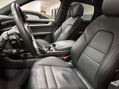 2025 Porsche Cayenne Base
