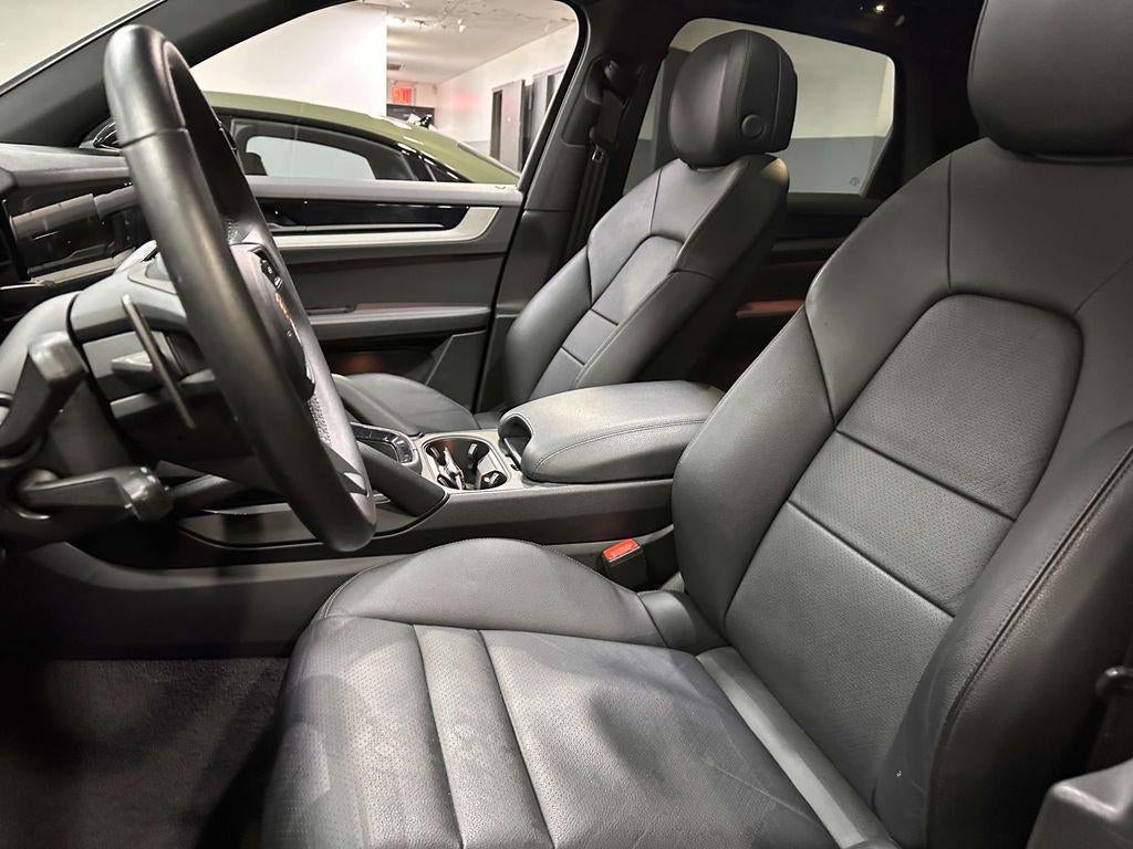 2025 Porsche Cayenne Base