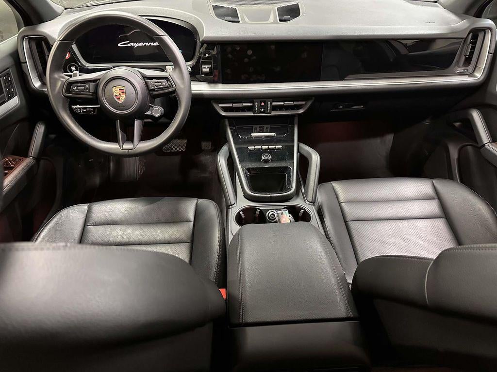 2025 Porsche Cayenne Base