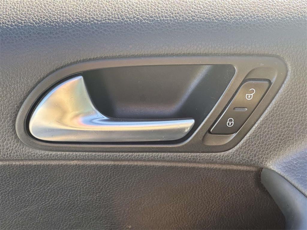 2011 Volkswagen Tiguan SE