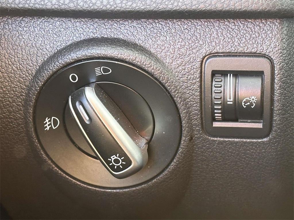 2011 Volkswagen Tiguan SE