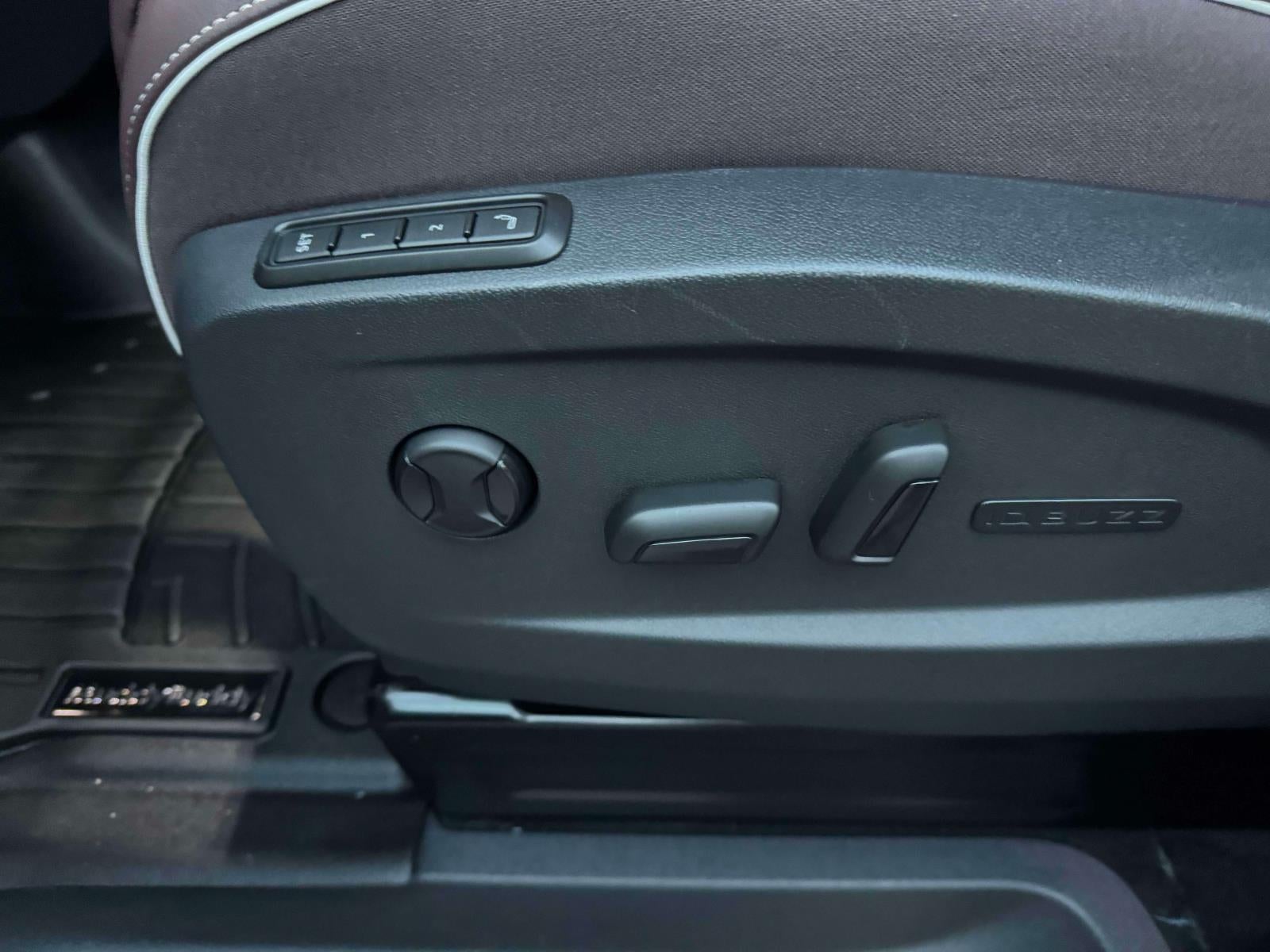 2025 Volkswagen ID. Buzz Pro S Plus with 4MOTION