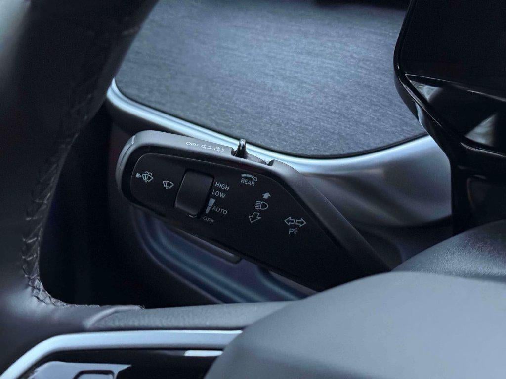 2025 Volkswagen ID. Buzz Pro S Plus with 4MOTION