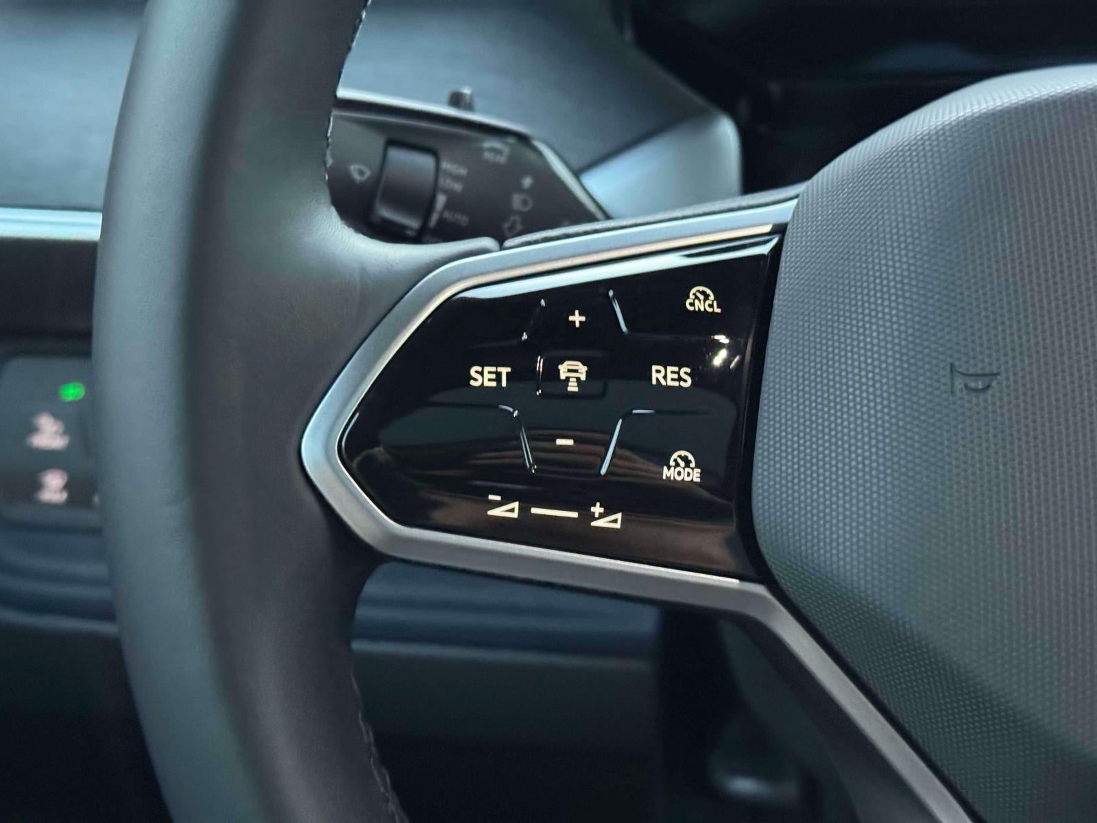2025 Volkswagen ID. Buzz Pro S Plus with 4MOTION