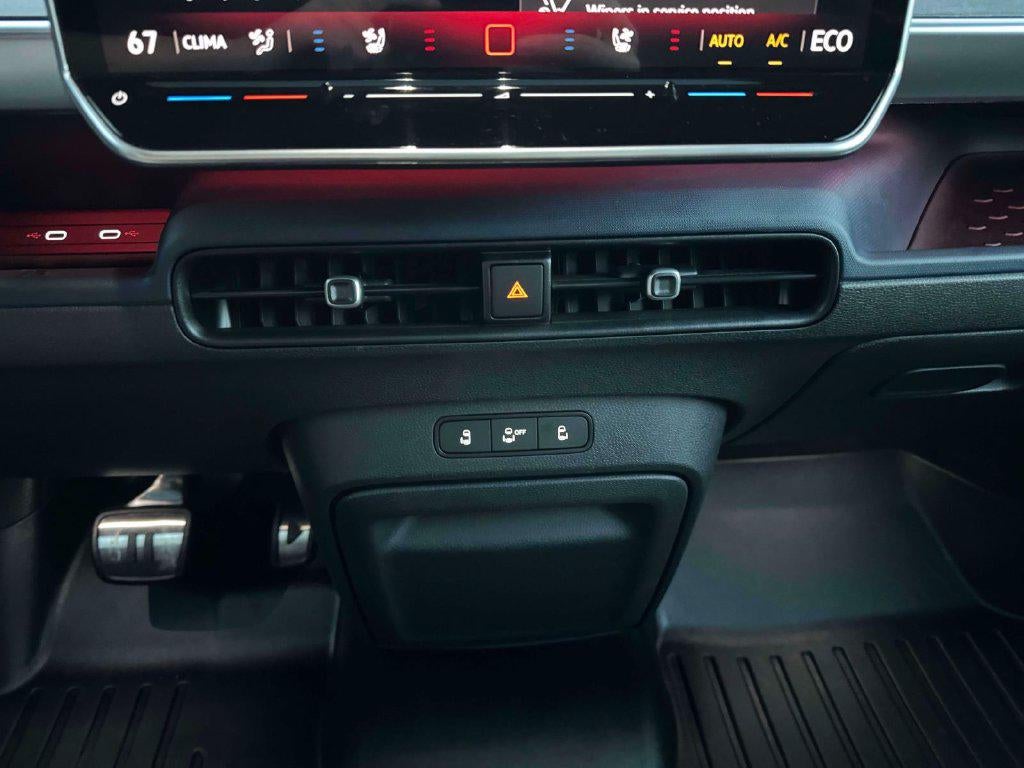 2025 Volkswagen ID. Buzz Pro S Plus with 4MOTION