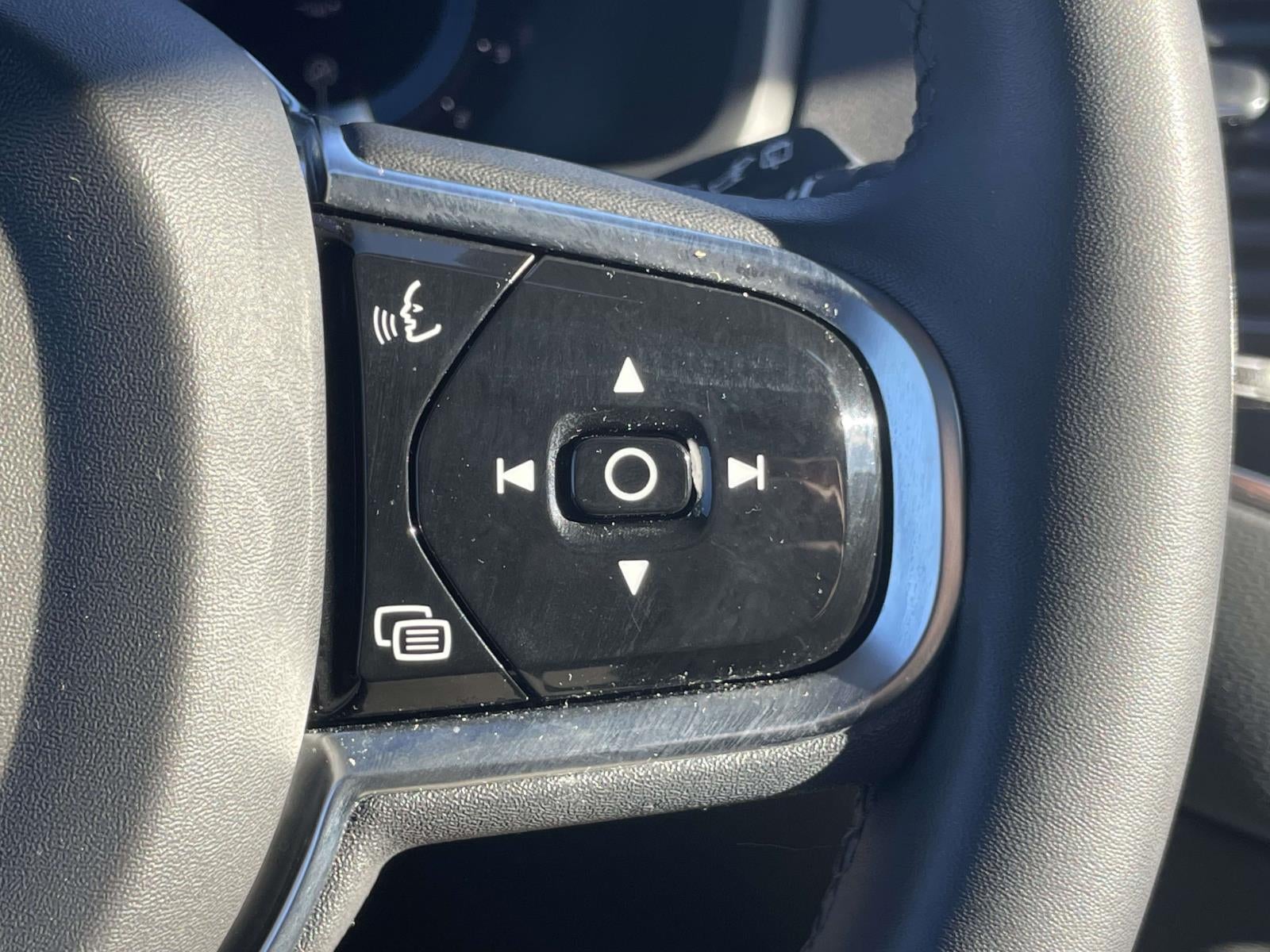 2023 Volvo XC90 B6 Ultimate 6-Seater