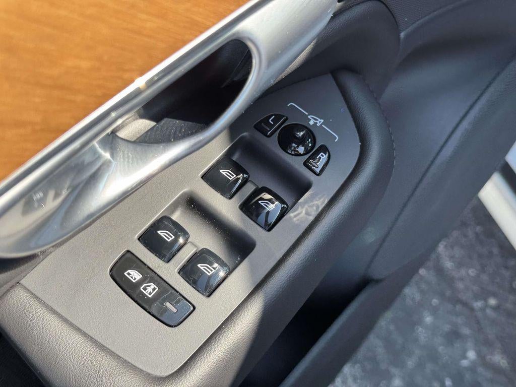 2023 Volvo XC90 B6 Plus 6-Seater