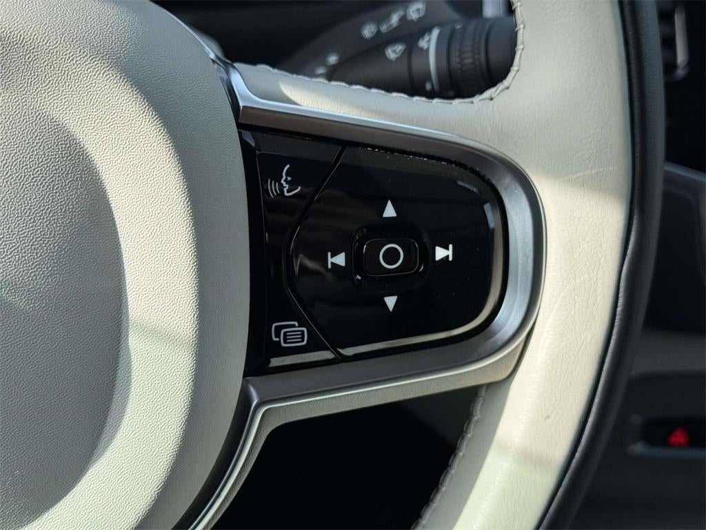 2023 Volvo XC90 B6 Plus 6-Seater