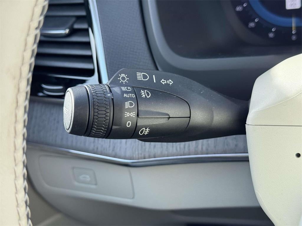 2023 Volvo XC90 B6 Plus 6-Seater