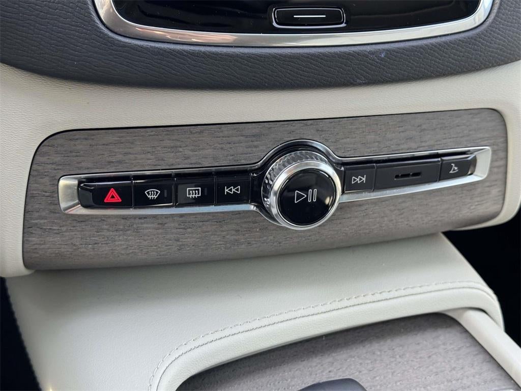 2023 Volvo XC90 B6 Plus 6-Seater