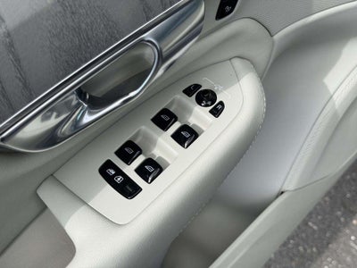 2025 Volvo XC90 B6 Plus 6-Seater