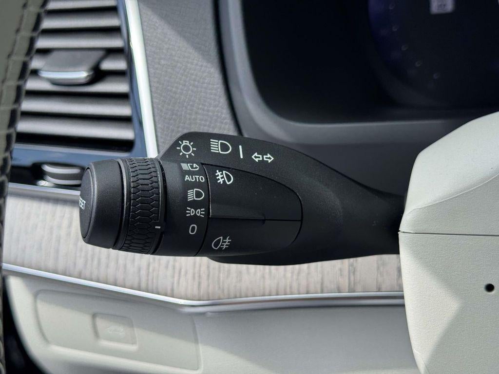 2025 Volvo XC90 B6 Plus 6-Seater