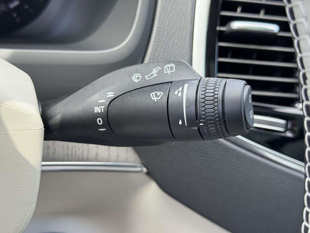 2025 Volvo XC90 B6 Plus 6-Seater