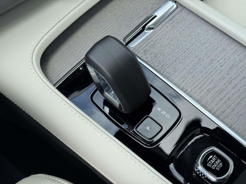 2025 Volvo XC90 B6 Plus 6-Seater